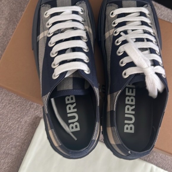 Burberry Jack Check Platform Low Top Sneaker - Picture 14 of 17